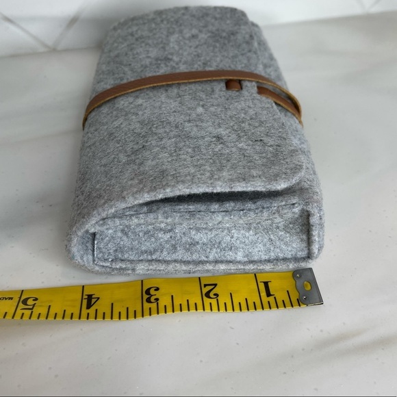Gray Thick Felt Toiletry Bag - Picture 6 of 13